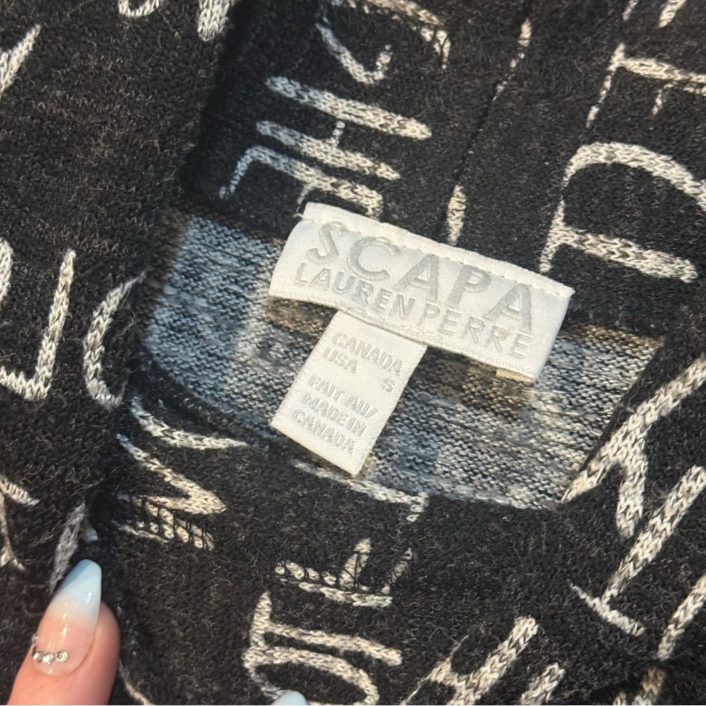 SCAPA Lauren Perre Black White Word Graphic Turtleneck Sweatshirt Womens Size S - Picture 9 of 10